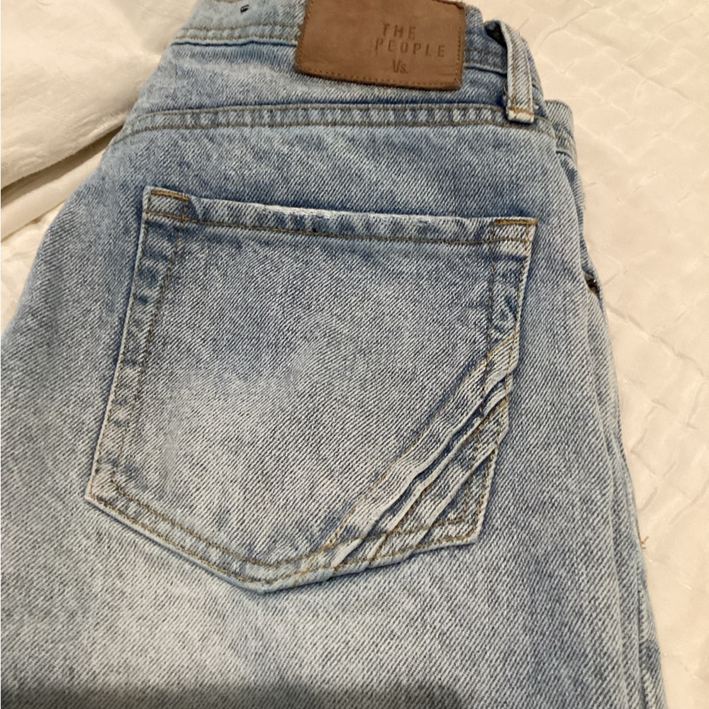 Distressed Jeans - Picture 4 of 6